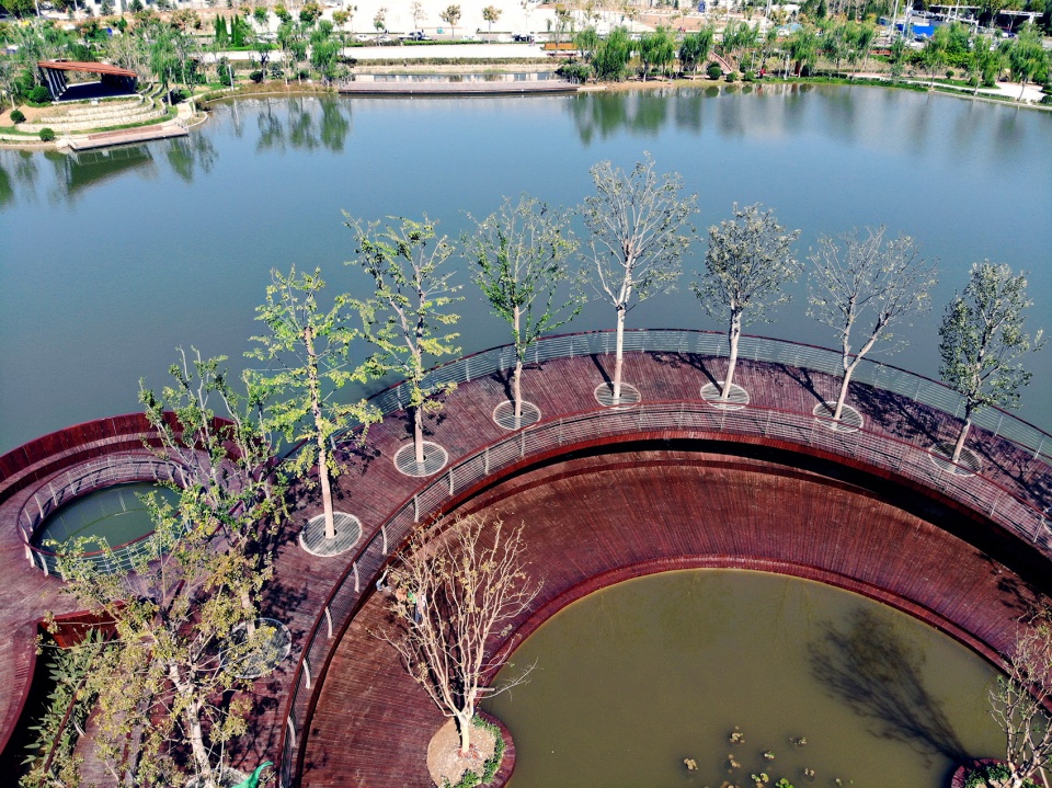 安澜湖公园临水平台–树环济南北林风景建筑研究中心